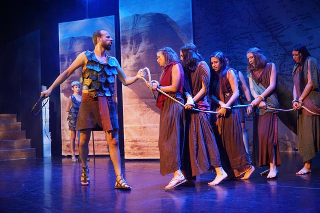 Das Musical mit beeindruckenden Massen- und Choreographieszenen lehnt sich an die Oper "Aida" von Giuseppe Verdi an. | Foto: Oswald Hager