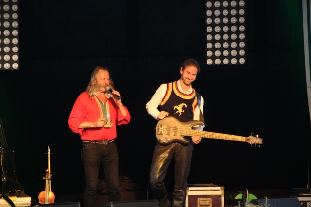 &lt;f&gt;Ein Prosit:&lt;/f&gt; Die Mayrhofner sorgten für Stimmung.