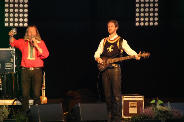 &lt;f&gt;Ein Prosit:&lt;/f&gt; Die Mayrhofner sorgten für Stimmung.