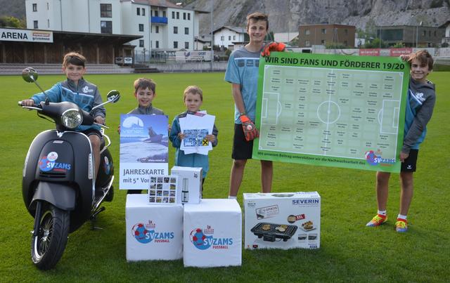 Jakob, Jonas, Lukas, Adrian und Luis – allesamt Nachwuchsspieler des SV Luzian Bouvier Zams - laden zur SVZ ABO-Aktion herzlich ein | Foto: SV Zams