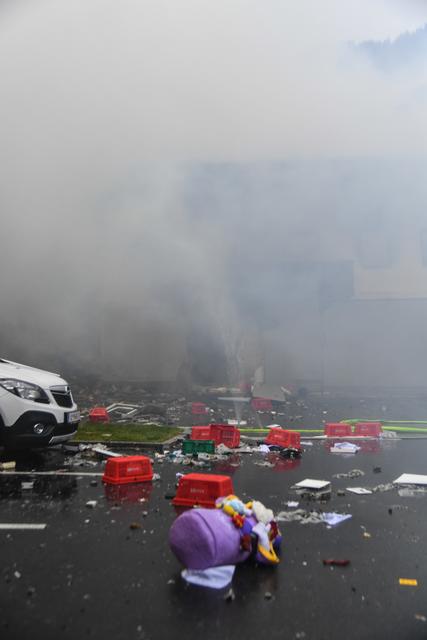Heute, 23. September 2019, gegen 11:20 Uhr kam es in 6154 Vals, St. Jodok, SPAR-Sparmarkt zu einer Gas-Explosion. | Foto: zeitungsfoto.at