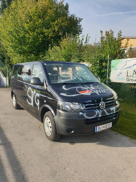 Das ist kein Lausbubenstreich: Durch den Vandalenakt am Sportbus des Vereins ist Sachschaden entstanden.