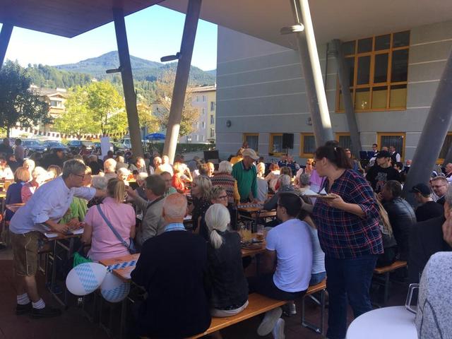 Am Samstag feierten die Bischofshofener gemeinsam nach Münchener Vorbild ein Oktoberfest. | Foto: Gem. Bischofshofen