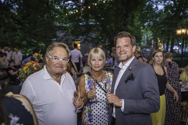 Familienbande: Gerhard (l.), Gudrun und Andreas Mayer sind mit Intercoiffeur Mayer auch international unterwegs.