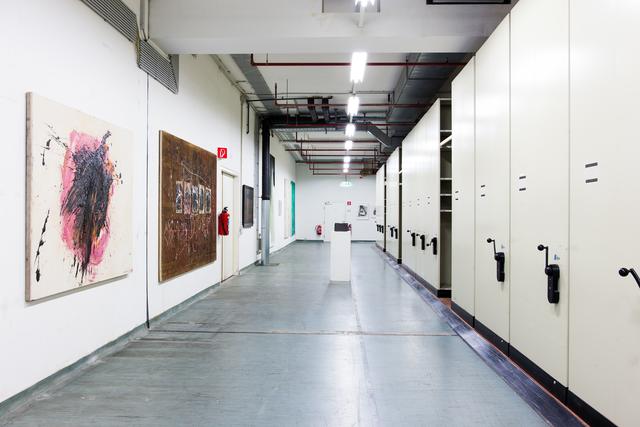 Parallel Vienna: Bei der Messe wird moderne zeitgenössische Kunst in leerstehenden Büroräumen inszeniert.