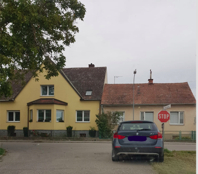 Kunstparker ertappt: Vor dem Stoppschild geparkt. | Foto: zVg