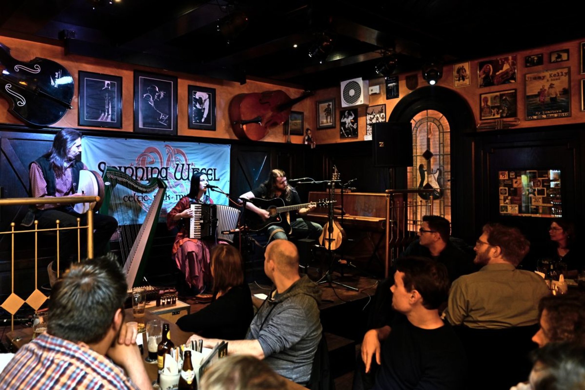 Irish Folk Konzert mit Spinning Wheel im Irish Pub Wien