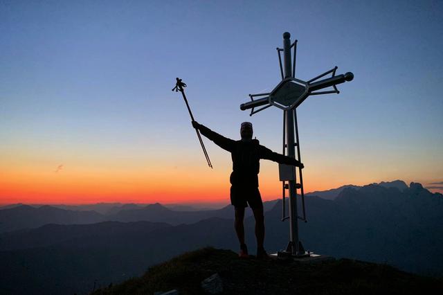 Georg Inselsbacher beim Sonnenaufgang am Schober. | Foto: Laimer