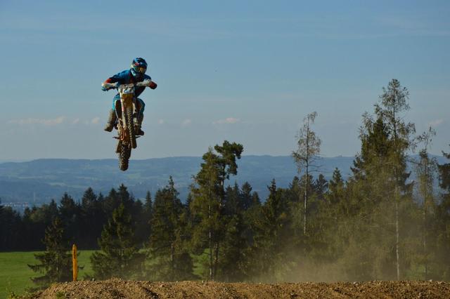 Erfolgreiches Crosswochenende in Möggers/Vorarlberg für Tobias.  | Foto: Lisa Dornacher