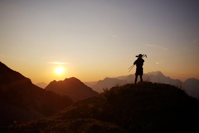 Georg Inselsbacher: Anstieg auf die Tagweide bei Sonnenaufgang. | Foto: Laimer