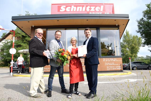 &lt;f&gt;Franz Berger&lt;/f&gt;, Mag. Horst Berger, Mitarbeiterin Michaela Repkowsky , WK Krems Obmann KR Mag. Thomas Hagmann | Foto: Foto: Ebner