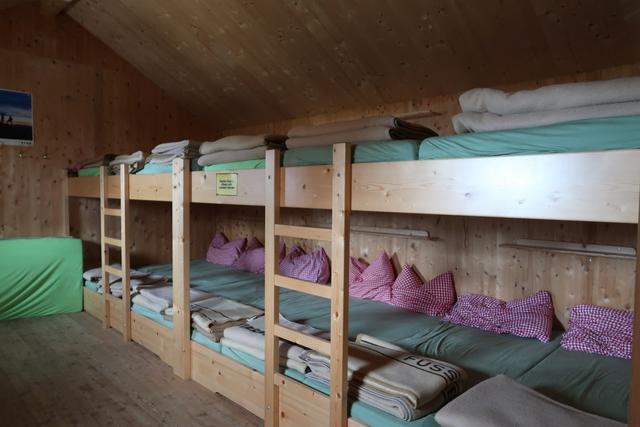 hier gibt's für 14 Personen Schlafmöglichkeit