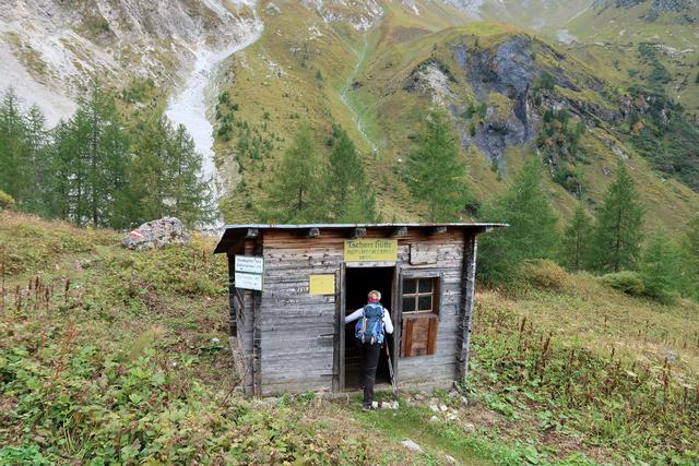 am Unterstand wieder vorbei