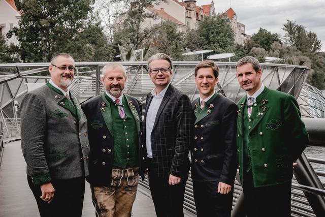 Zusammen stark: Bgm. Klaus Neuper (Bad Mitterndorf), Bgm. Franz Frosch (Bad Aussee), LR Christopher Drexler, Bgm. Franz Steinegger (Grundlsee), Bgm. Gerald Loitzl (Altaussee)
