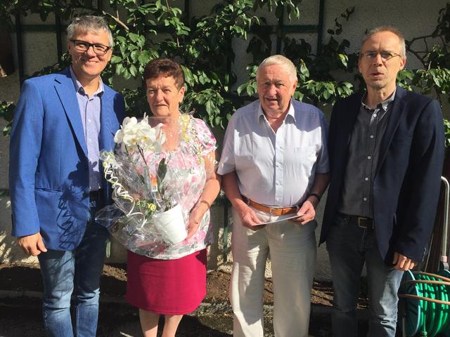 Christine und Johann Braunstein mit Bürgermeister Markus Siller und Gemeindevorstand Johann Schilcher.