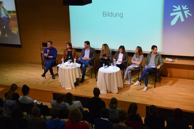 Vor mehr als 500 Schülern beantworteten die Kandidaten der Nationalratswahl 2019 Fragen zu Themen wie Bildung, Klima und Migration. | Foto: LSV OÖ