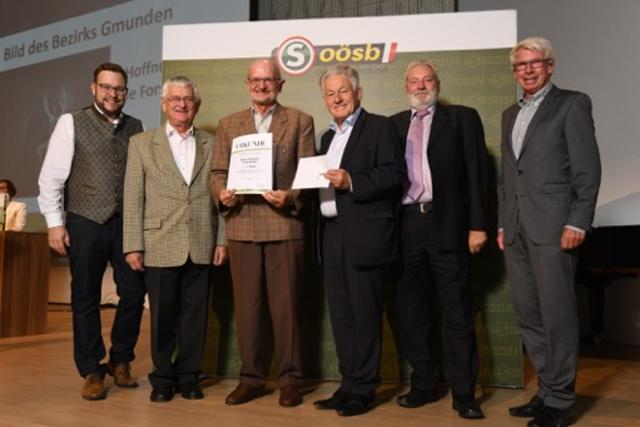 von links: Seniorenbund Landesgeschäftsführer Franz Ebner, Landeskulturreferent Karl Grufeneder, Friedrich Fuchshuber, Landesobmann Josef Pühringer, Orts-Obmann-Stv. Franz Aimer(Ohlsdorf), Seniorenbund-Bezirksobmann Harald Aigner