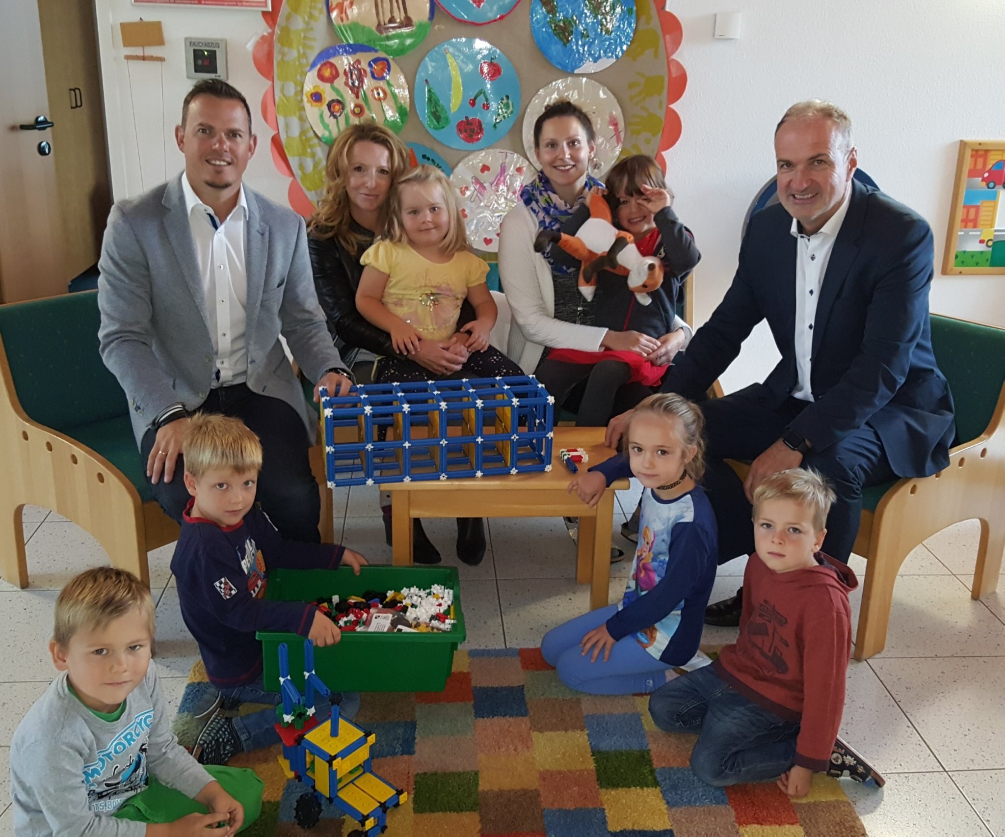 spielzeug spenden kinderheime Kematen: Blaue Spielzeug-Spende für Kindergarten - Linz-Land