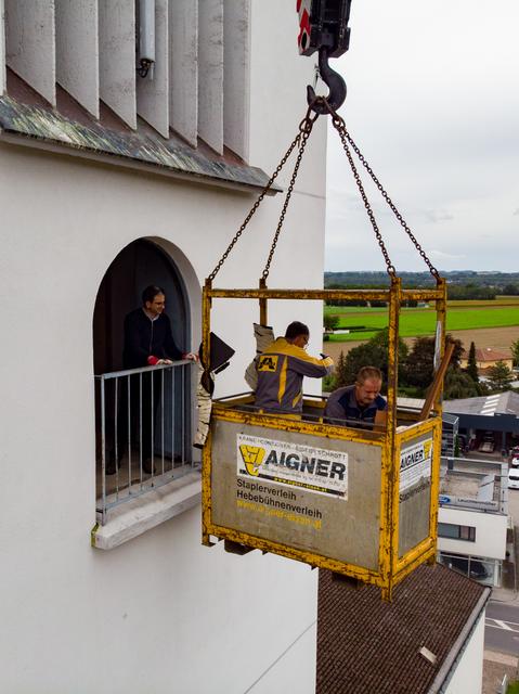 Turmuhr-Wartung in luftigen Höhen. | Foto: fotokerschi.at/Kerschbaummayr