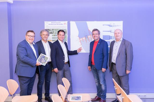 Besuch im Kraftwerk Murinsel: Martin Graf, Christian Wohlmuth, Michael Schickhofer, Peter Koch und Robert Gschaidbauer. | Foto: Meieregger