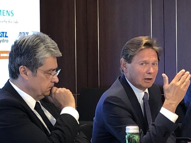 Siemens Österreich Generaldirektor Wolfgang Hesoun und Verbund-Chef Wolfgang Anzengruber wollen sich der Energie-Zukunft stellen. | Foto: Kleemayr