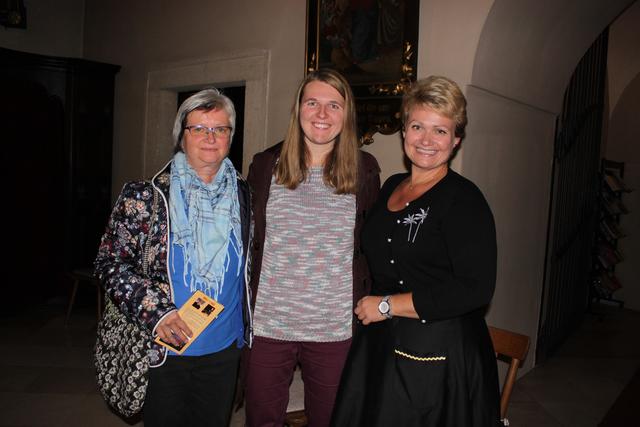 Cornelia Fuhrmann, Maria Maurovits und Marlene Haunold freuen sich auf das Konzert. | Foto: Andrea Glatzer