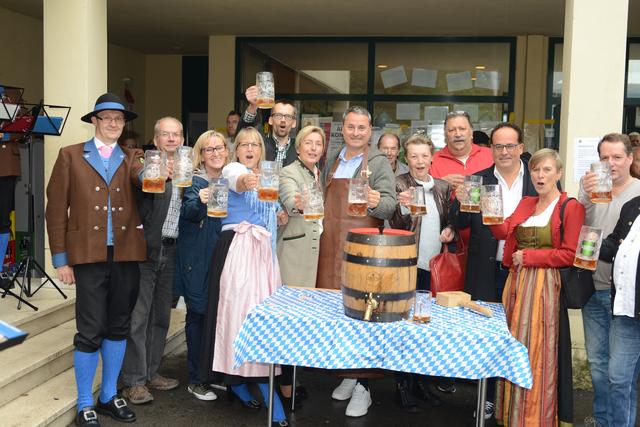 Bieranstich beim Gablitzer Oktoberfest 2019.