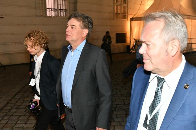 Werner Kogler, Grüne: Zufrieden beim Gang zur Hofburg | Foto: Markus Spitzauer