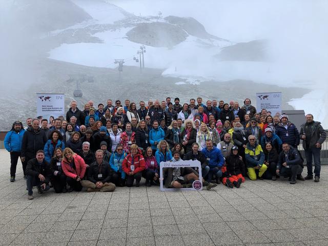 Erneuter Gletscherbrunch Begeistert 100 Unternehmer Tiroler Alpen Netzwerkevent Am Hintertuxer Gletscher Schwaz