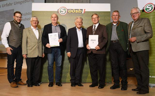 v. l.: Franz Ebner, Landesgeschäftsführer des OÖ. Seniorenbundes (SB), Landeskulturreferent Karl Grufeneder, Erwin Frank, Seniorenbund-Landesobmann Josef Pühringer, SB-Obmann Franz Burgstaller, SB-Obmann Franz Augustyn und SB Bezirksobmann Arnold Weixelbaumer. | Foto: OÖ Seniorenbund