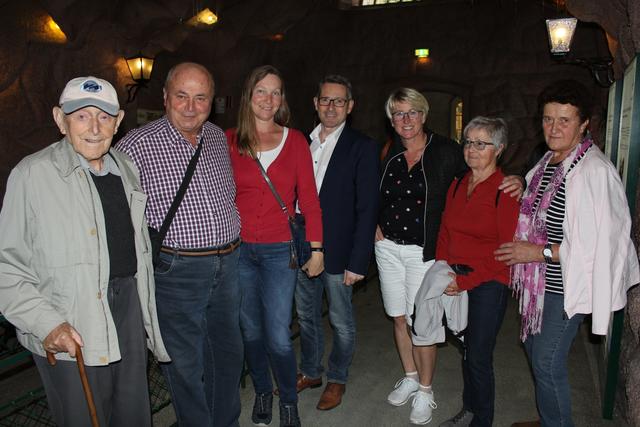 v.l.n.r: Rudolf Miniberger, Franz Wachholbinger, Gemeindevorstand Sabine Rathmayr, Bürgermeiser Harald Grubmair, Vizebgm. Gerlinde Enzelsberger, Gertrude Schützenberger und Marianne Wachholbinger