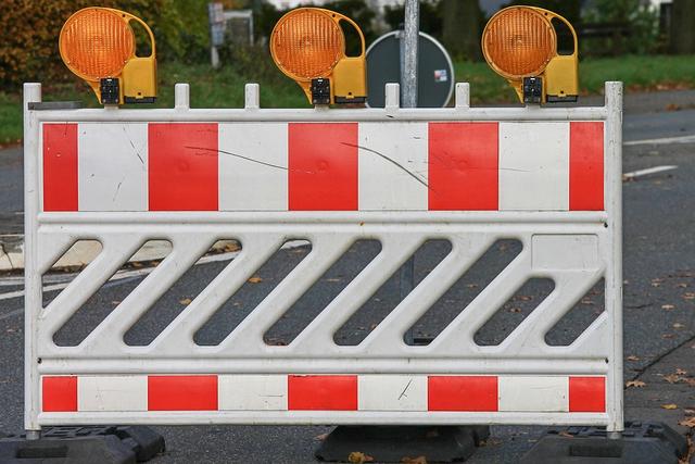 Für die Dauer der Arbeiten an Kreisverkehr und Brücke muss die Seeberg Straße gesperrt werden