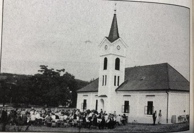 Das Evang. Bethaus in Markt Neuhodis im "neuen Kleid" (Ausgabe 10/1991) | Foto: Bezirksblätter