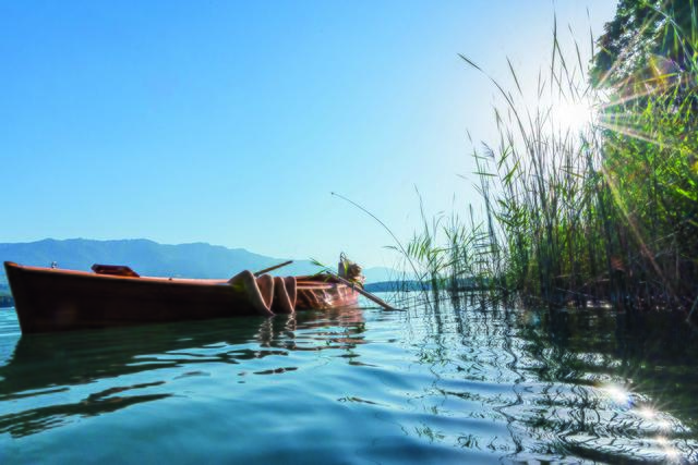 Den Faaker See im Boot genießen | Foto: Region Villach Tourismus/Micheal Stabentheiner