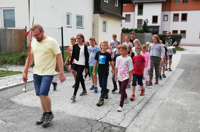 Marschproben gehören zum „Jungmusiker-Alltag" dazu.