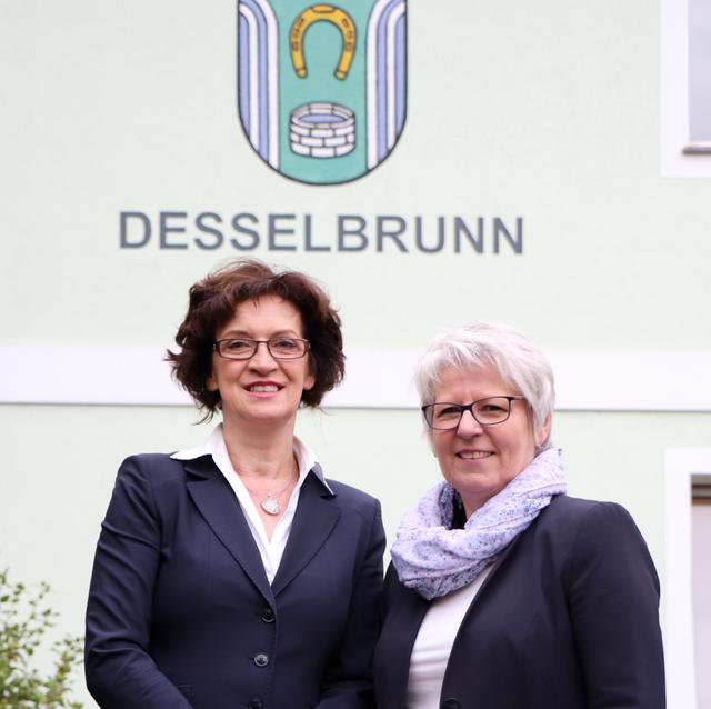 Die Bürgermeisterinnen Pauline Sterrer (l.) und Ulrike Hille kämpfen um eine Hausarztstelle mit Apotheke. | Foto: Jungwirth