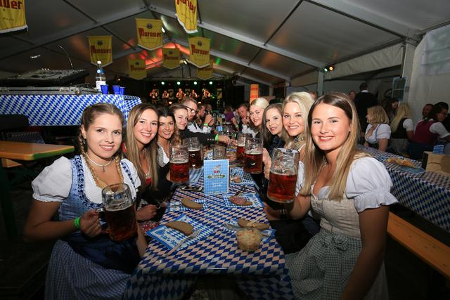Beim Oktoberfest in Weißkirchen wurde fleißig gefeiert.
