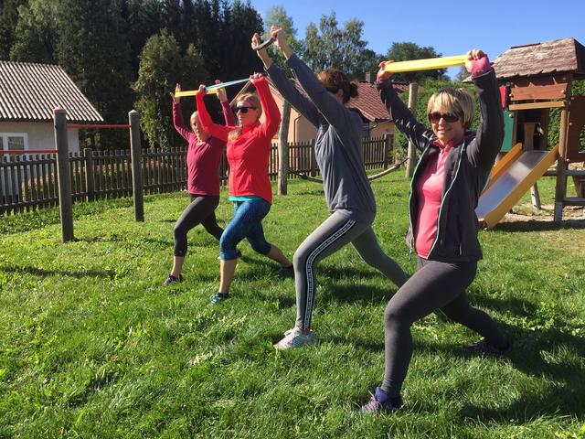 Jeden Mittwoch powern sich Mamas gemeinsam am Nondorfer Spielplatz aus. | Foto: Stix
