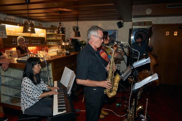 Masako Sakai (Piano) und Stephan Wetzel (Sax)
