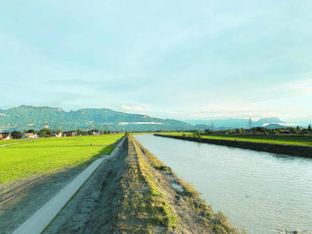Die Gemeindeverantwortlichen aus Lustenau und Au wünschen sich eine Fahrradbrücke über den Rhein im Bereich des ehemaligen
Zollamtes Oberfahr.