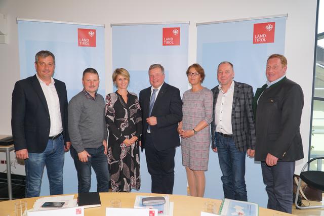 Hohenegg, Hornstein, Rumpf, Tilg, Eberle, Winkler und Gerber sehen gute Entwicklungen im Pflege- und Gesundheitsbereich . | Foto: Reichel