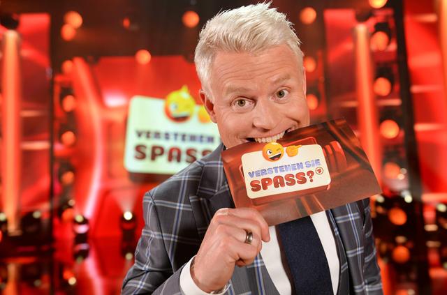 Guido Cantz moderiert die Sendung "Verstehen Sie Spa´ß?".  | Foto: SWR/ Wolfgang Breiteneicher