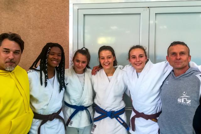 Dr. Jochen Haidvogel, Lisa-Maria Okoli, Franziska Schlögl, Leonie Kittel, Laura Summer, Erwin Otter | Foto: Jürgen Übl