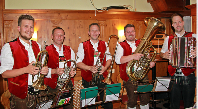 Die Steinacher Musikanten  | Foto: Joachim Stecher