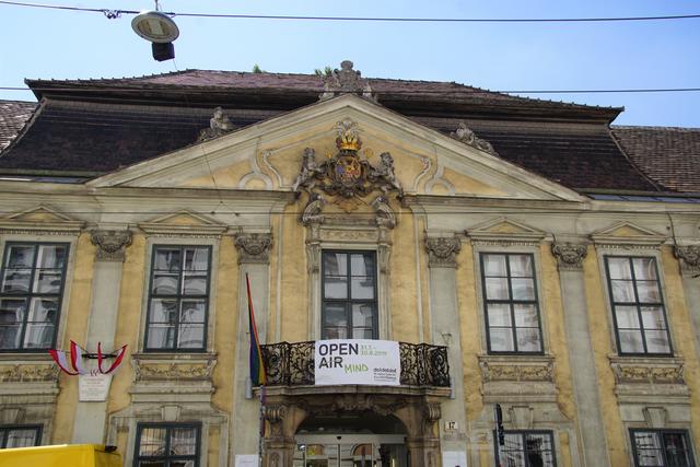 Charmant oder doch nahe dem Zusammenbruch? Das Volkskundemuseum in der Josefstadt würde sich über einen Sanierungsplan freuen. | Foto: Alois Fischer