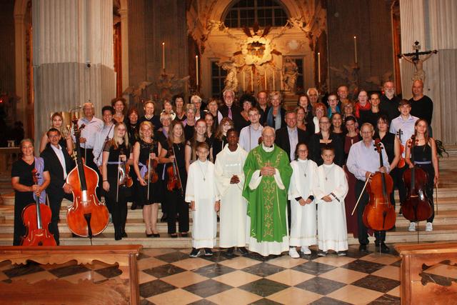 Highlight einer schönen Reise: Der festlich gestaltete Gottesdienst im Dom von Udine wurde nicht nur für die Besucher, sondern auch für die Musiker zu einem besonderen Erlebnis. | Foto: Kirchenchor Zell/See