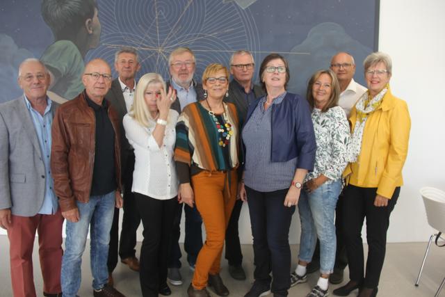 Maria Illy mit dem neuen Vorstand des OMV Pensionistenvereins