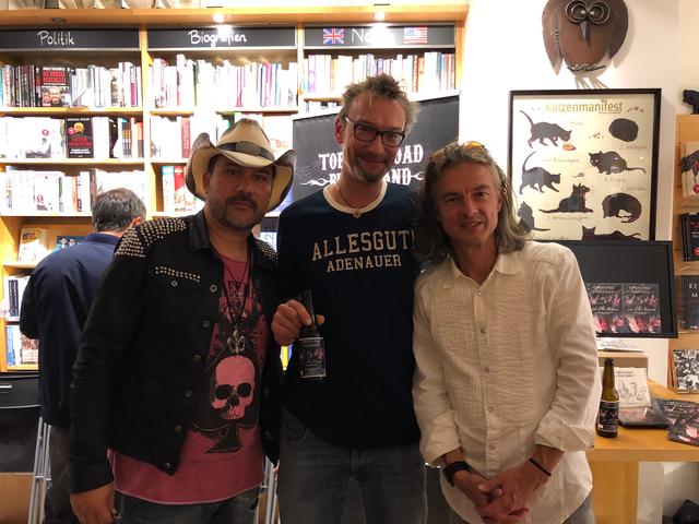 Peter Prammerdorfer, Helmut Zechner und Mike Diwald bei der Präsentation der Live-DVD der Tobacco Road Blues Band in der Buchhandlung Heyn in Klagenfurt | Foto: Lehner