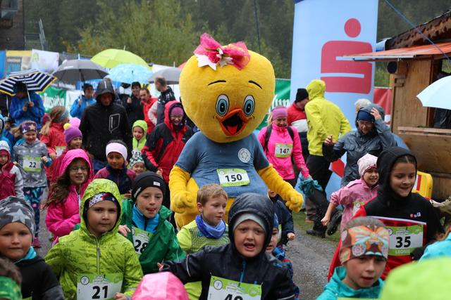 Kinder und Charity-Lauf