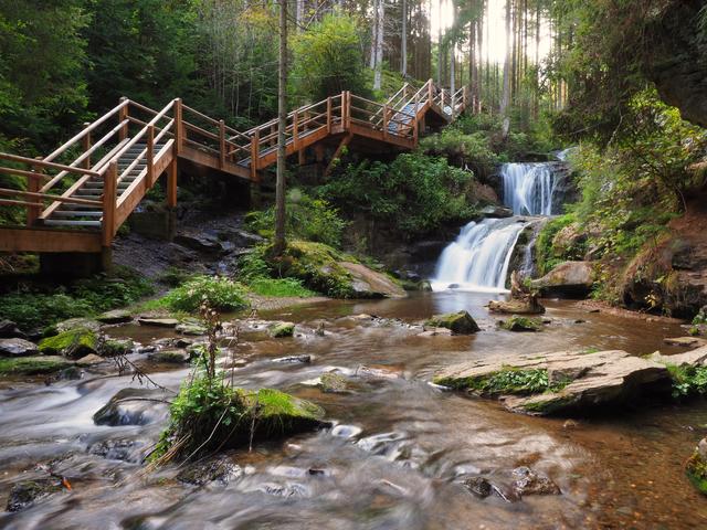 Der Kaskadenwasserfall am Ende belohnt mit einem schönen Anblick.